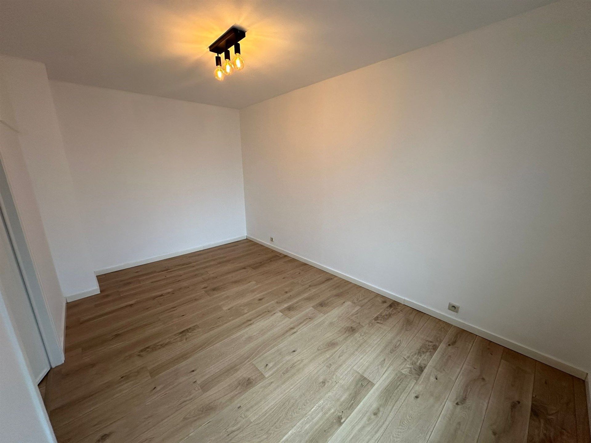 Ruim appartement met drie slaapkamers te Aalst foto 9