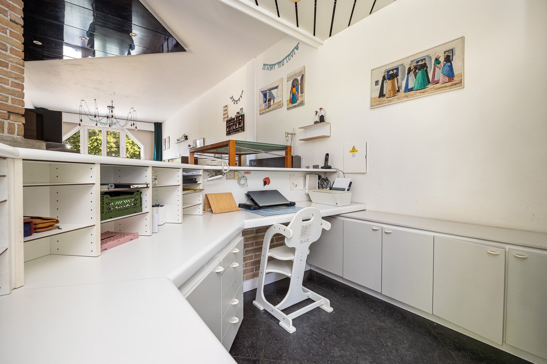 Unieke architectenwoning met tuin en polyvalente ruimte foto 9