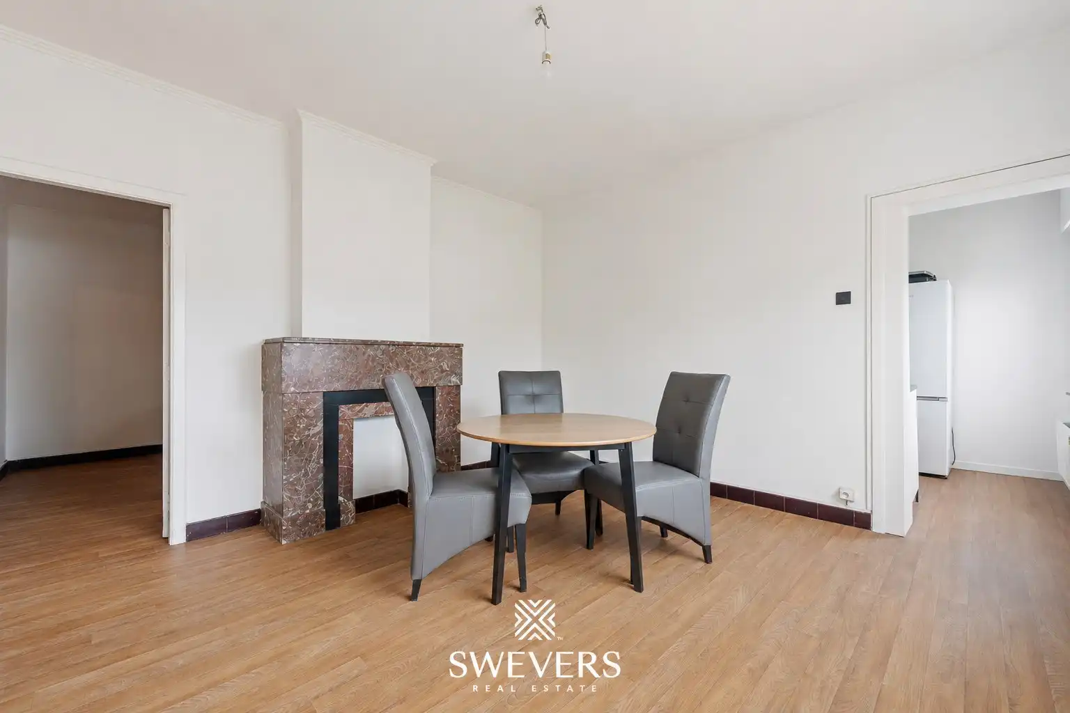 Te renoveren woning met 4 slaapkamers en 4 garages te Beringen foto 8