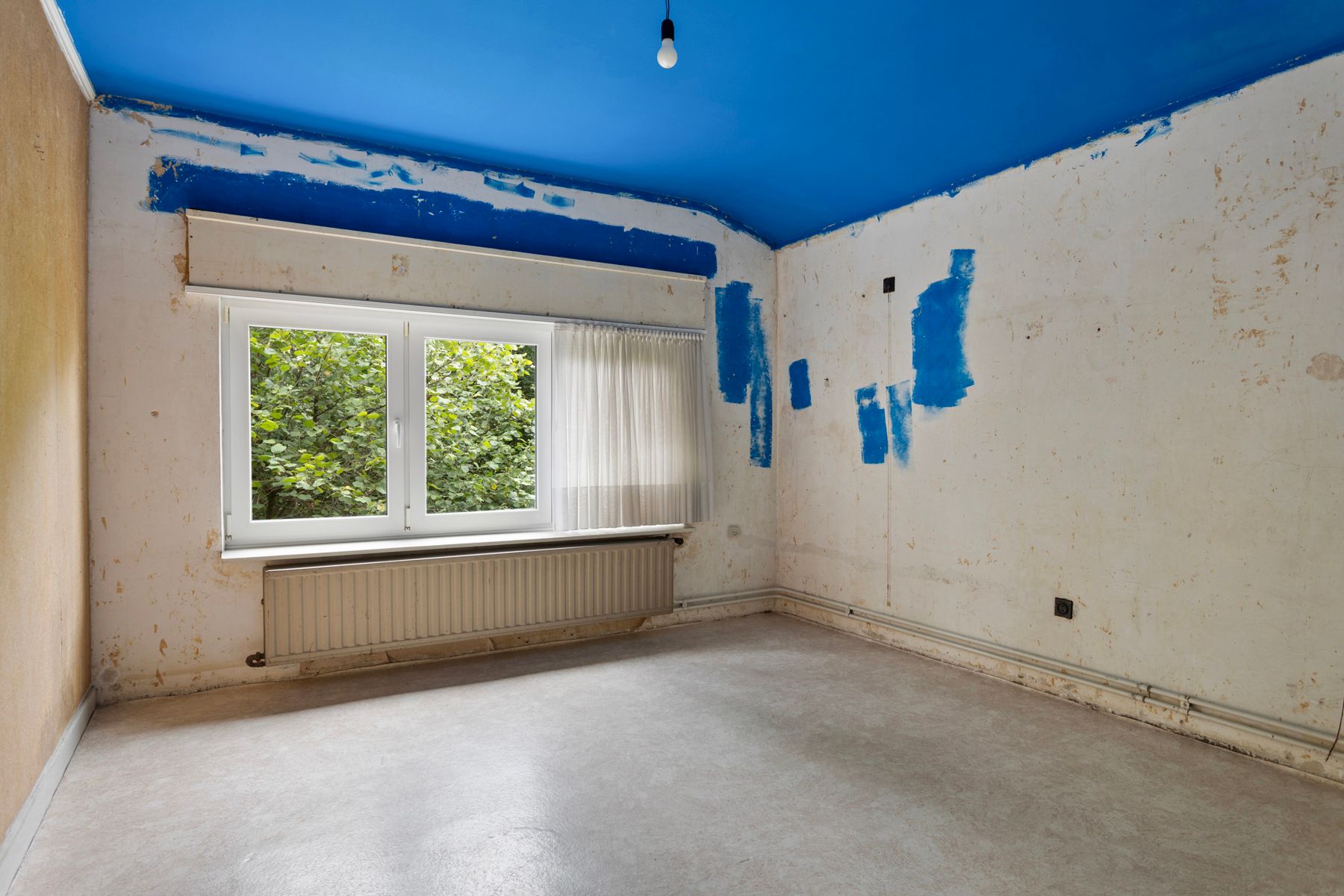 Te renoveren hoeve met authentieke schuur en stallen foto 19