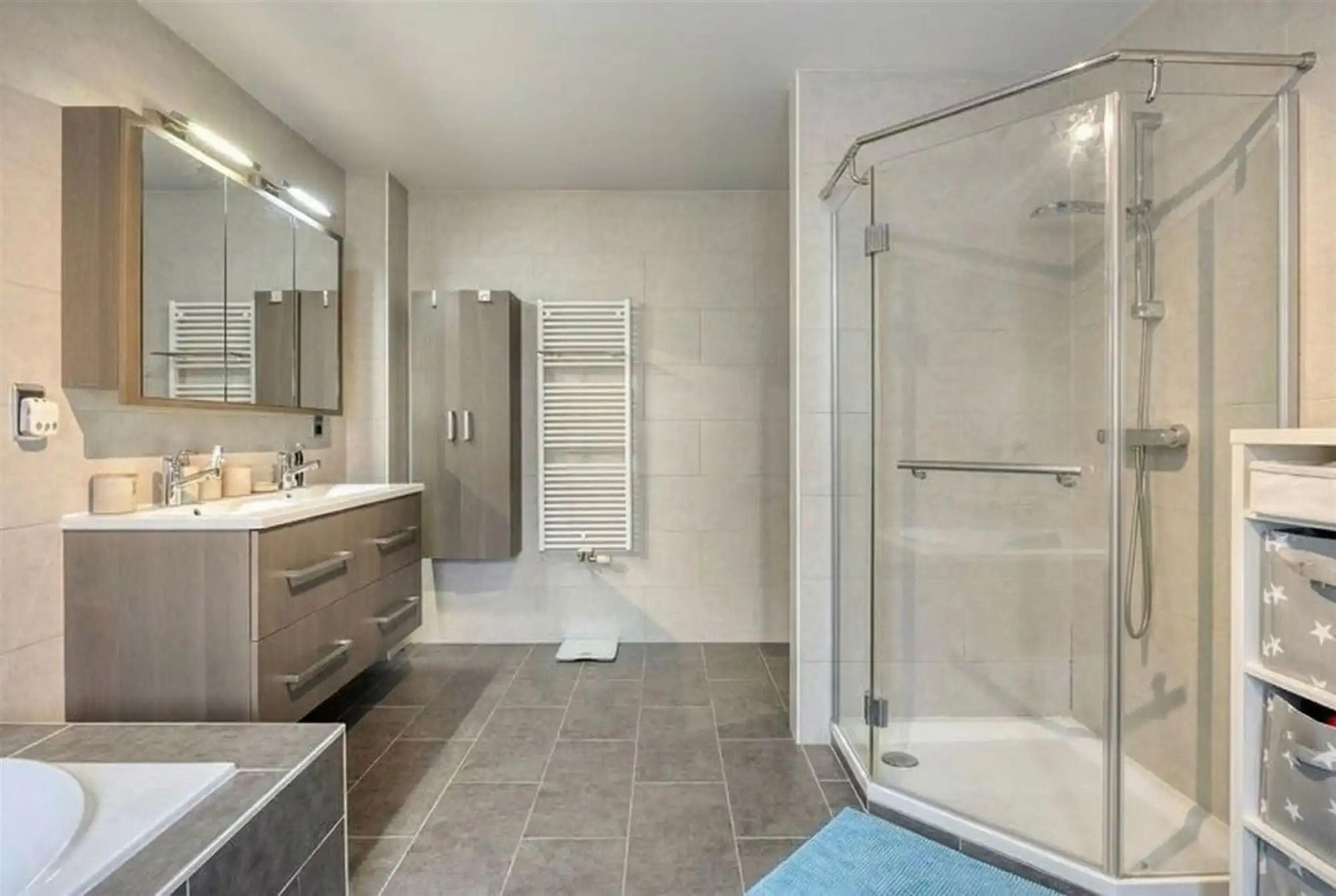 Ruime energiezuinige gezinswoning met 4 slaapkamers foto 25