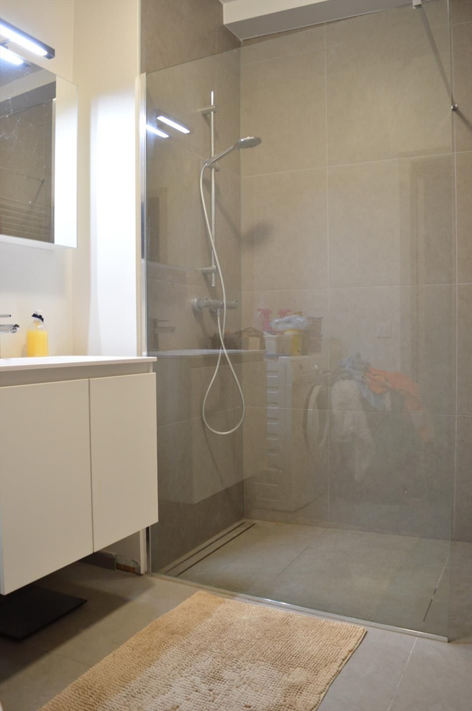 Ruim 2 slaapkamer appartement met terras foto 5