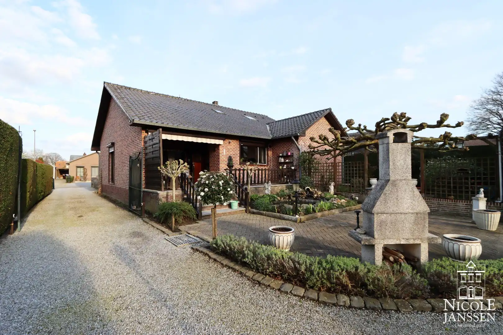 Verzorgde gezinswoning met mooie tuin in Geistingen foto 2