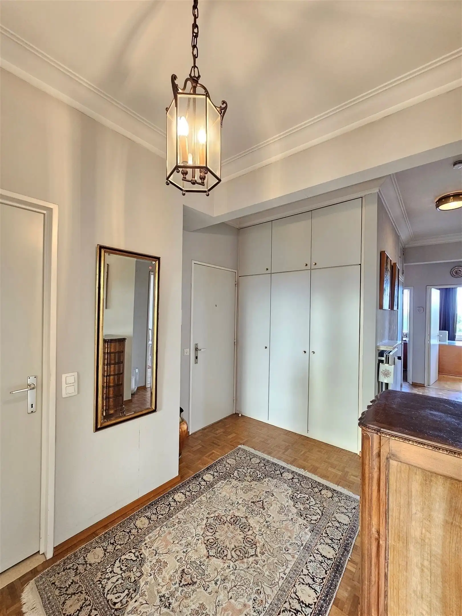 Ruim appartement met 4 slpks, terras en garagebox. foto 6