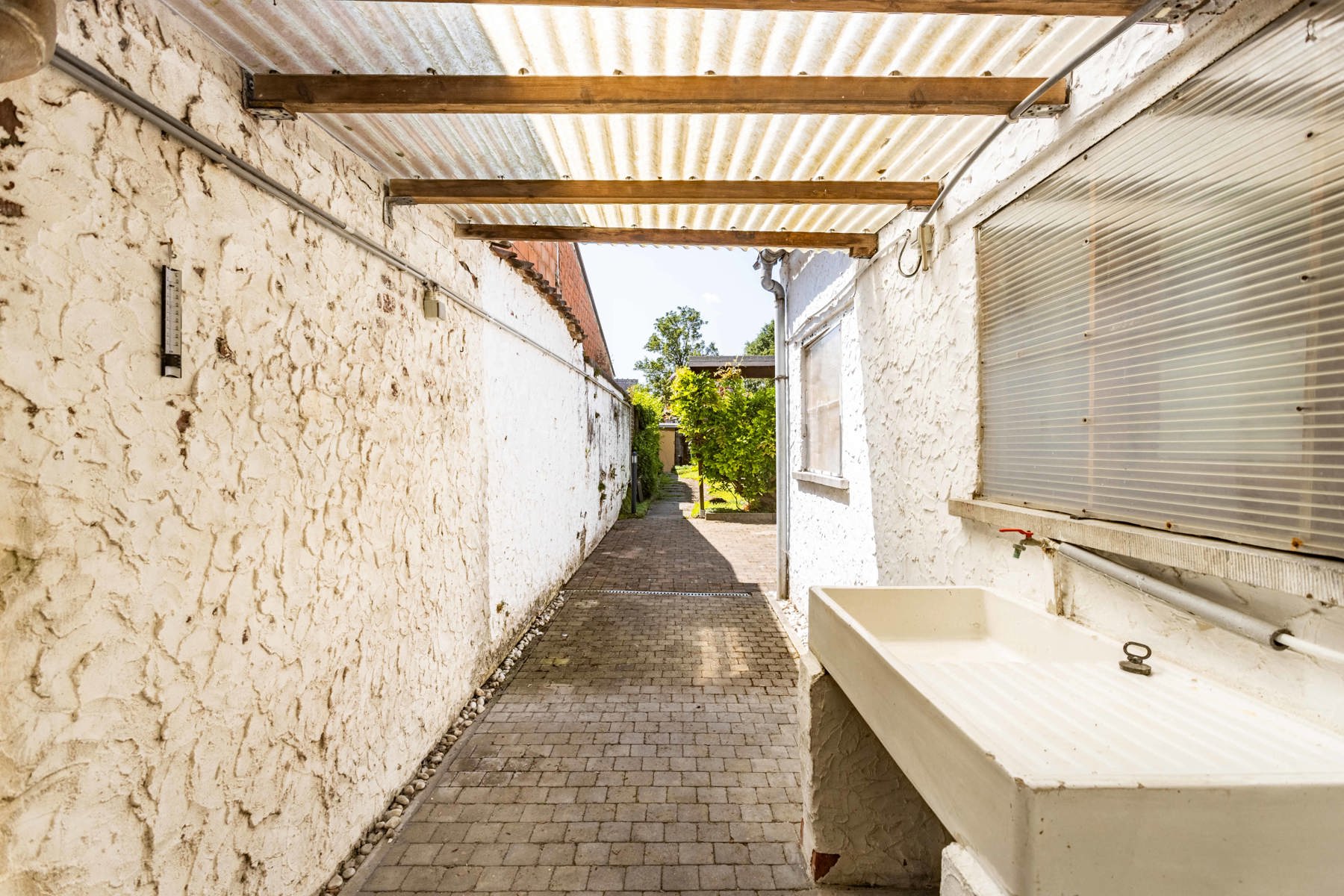Te koop: te renoveren woning met private parkeerplaats! foto 25