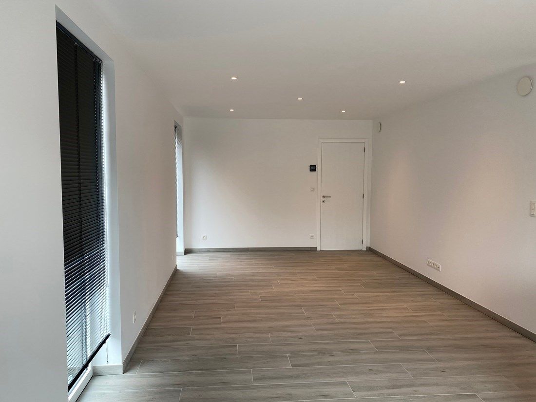 Moderne nieuwbouwwoning  net buiten het centrum van Zolder foto 3