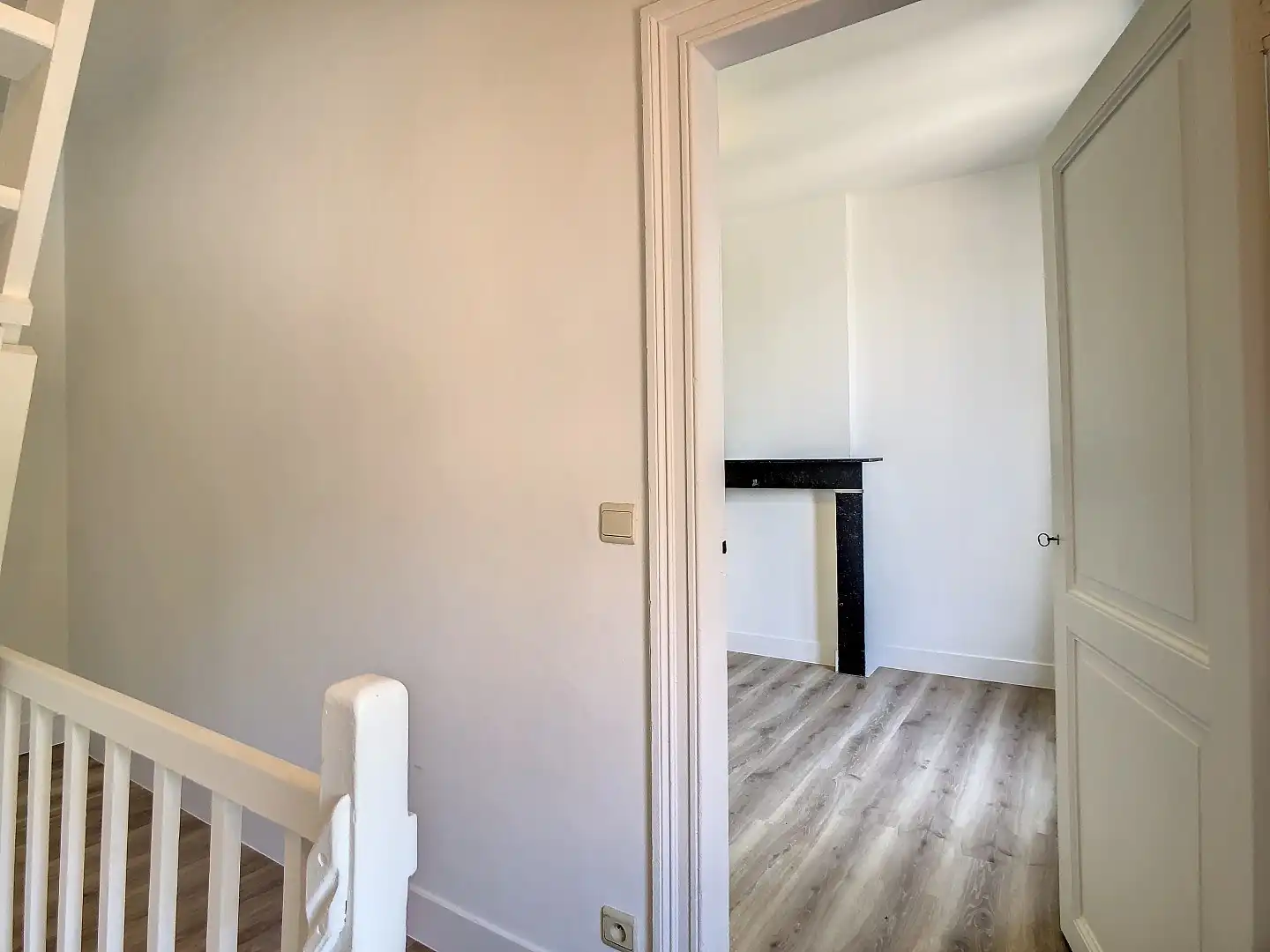 Centraal gelegen woning met twee ruime slaapkamers, zonnige tuin en droge kelder - EPC 252 kWh/m² - bewoonbare oppervlakte van 143 m² foto 10