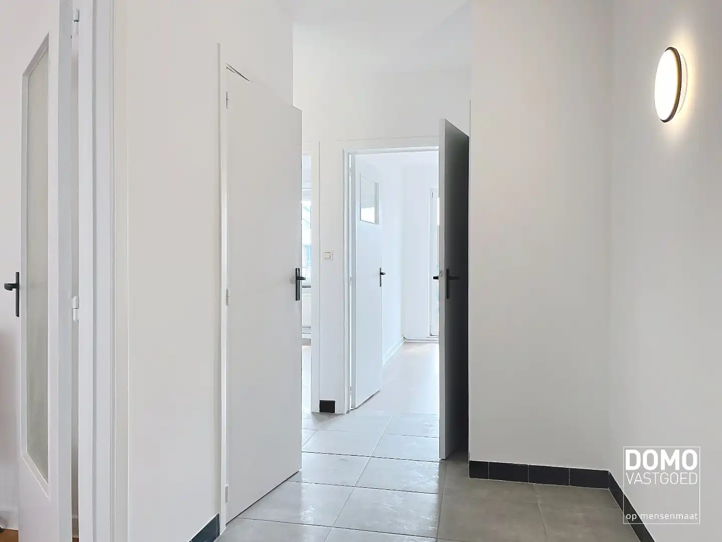 APPARTEMENT MET 2 SLAAPKAMERS EN GARAGEBOX NABIJ CENTRUM VAN HASSELT foto 8