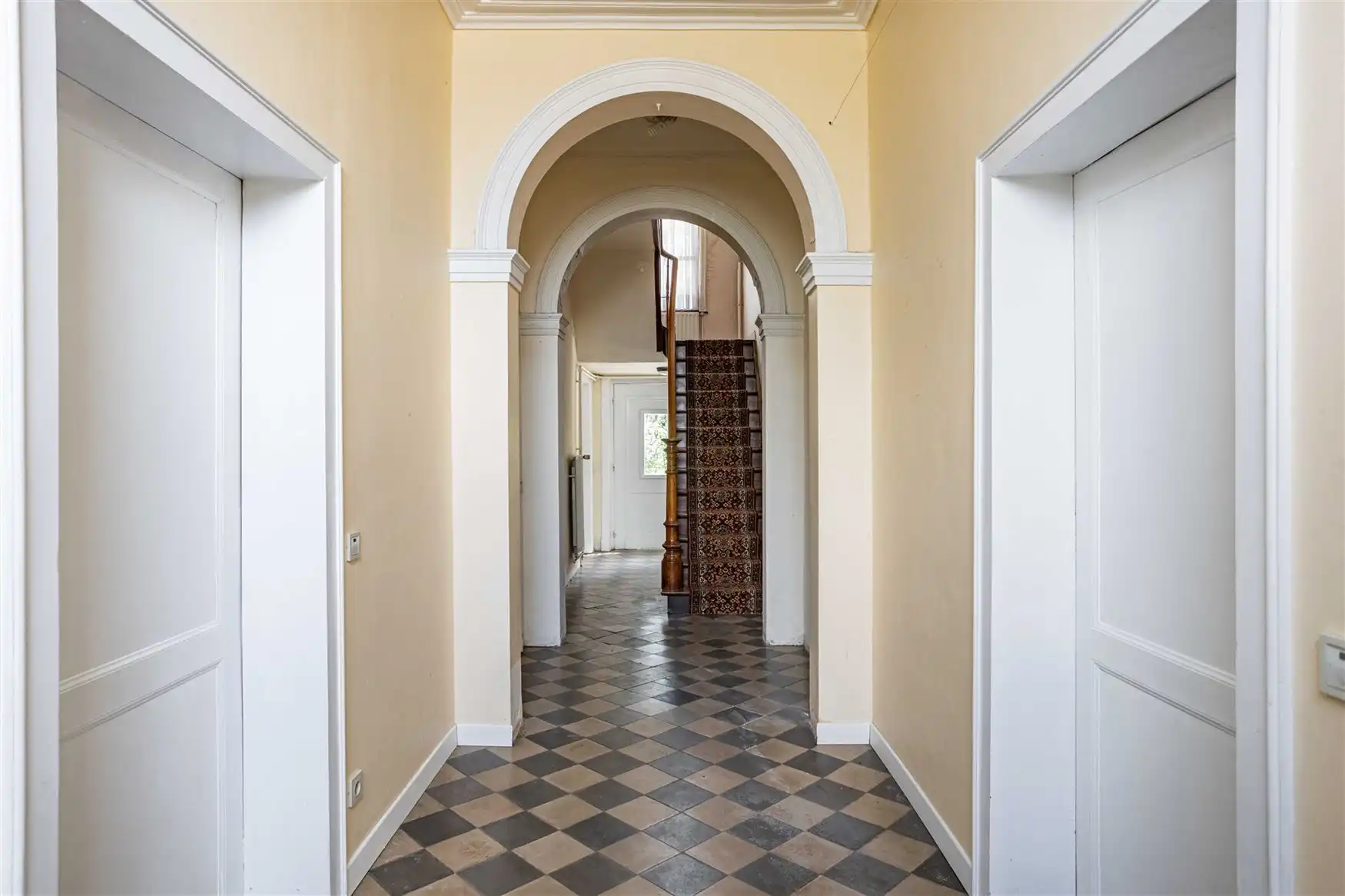 Historische pastorijwoning op een domein van 4.333 m² foto 4