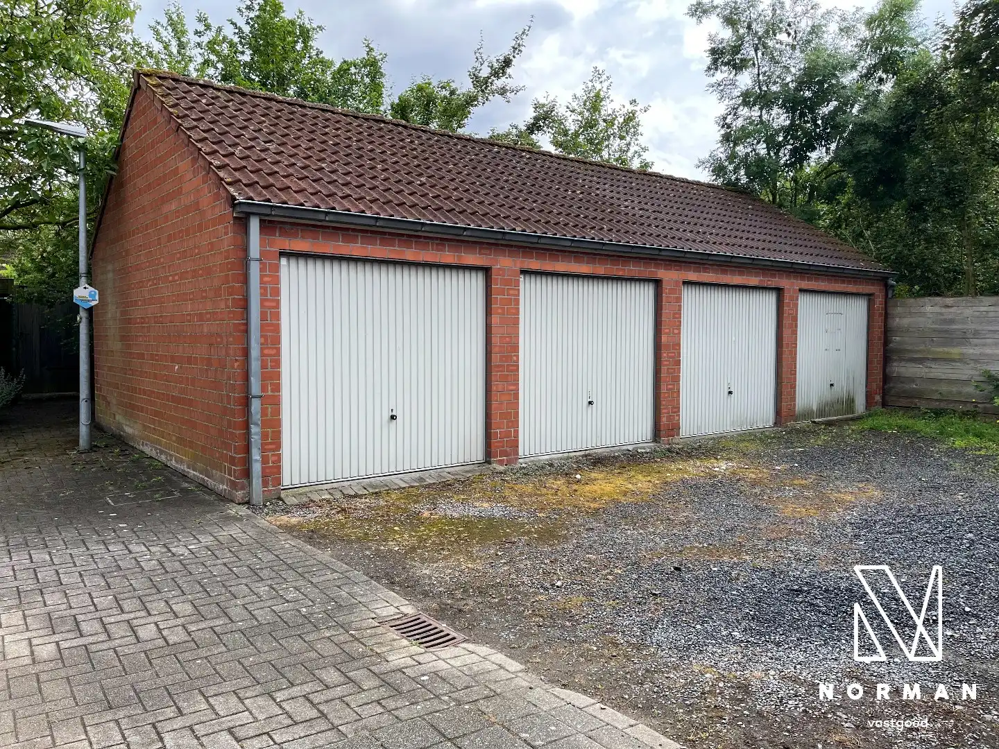 Gelijkvloers appartement met 2 slaapkamer, terras en garage in centrum van Gullegem foto 15