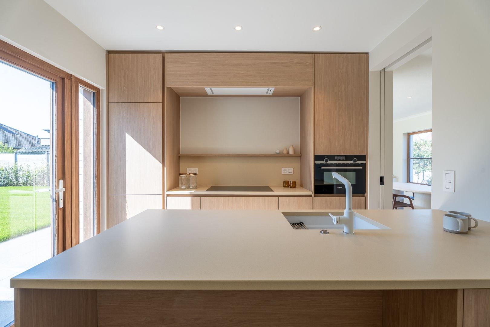 Alleenstaande en gerenoveerde villa met zuidgerichte tuin te Koksijde foto 6