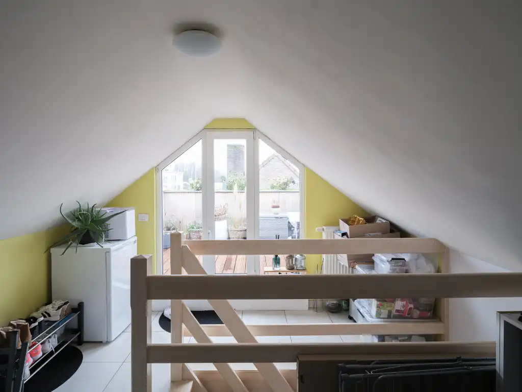 Gentbrugge - Licht op te frissen duplex appartement met zonneterras. foto 8