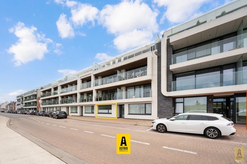 Instapklaar gelijkvloers appartement met terras aan Spuikom! foto 2