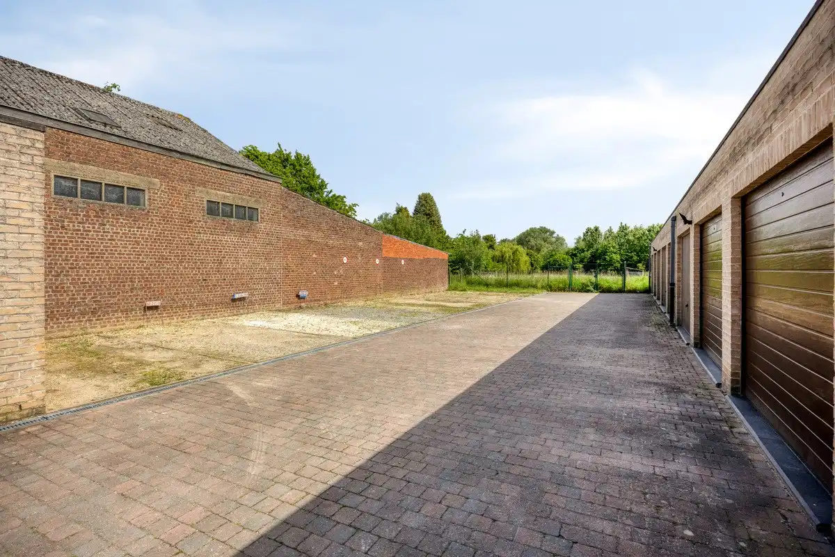 Gelijjkvloers appartement met 1 slaapkamer en staanplaats. foto 16