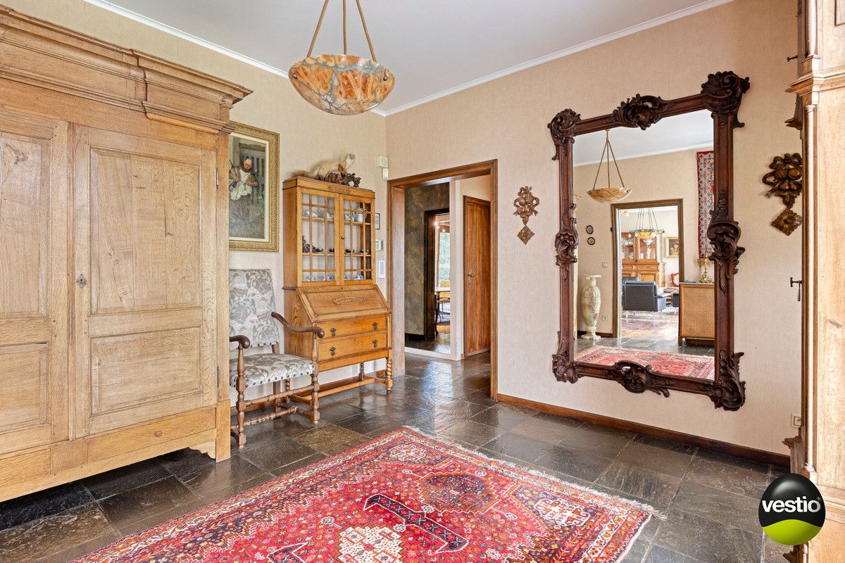 RUIME RESIDENTIEEL GELEGEN VILLA OP 46A89CA NABIJ CENTRUM BILZEN. foto 6