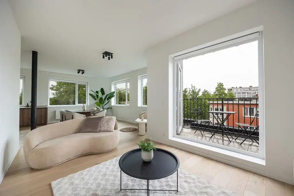Stijlvol nieuwbouwappartement met terras foto 2