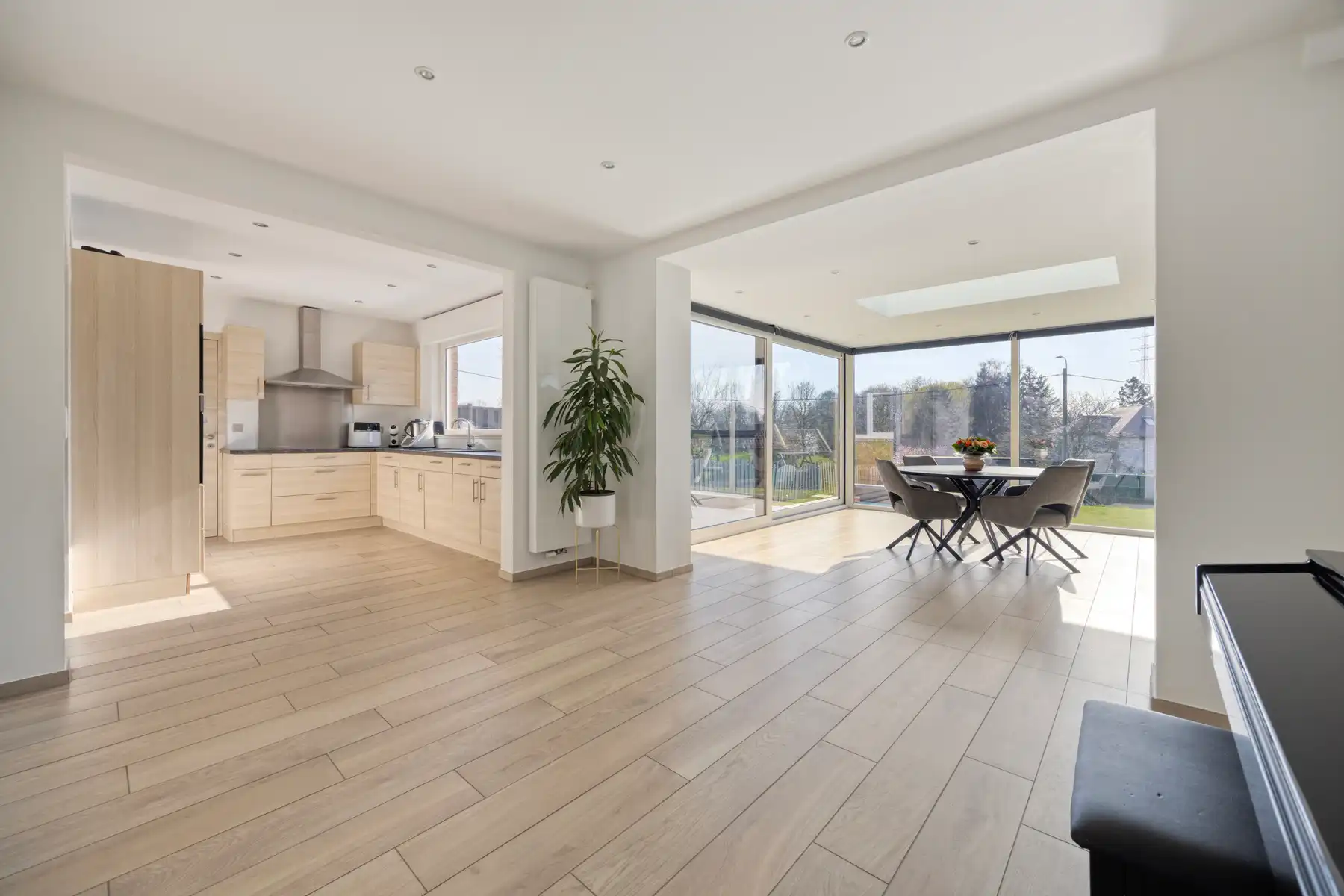 Rustig gelegen instapklare woning met 4 slkmrs foto 5