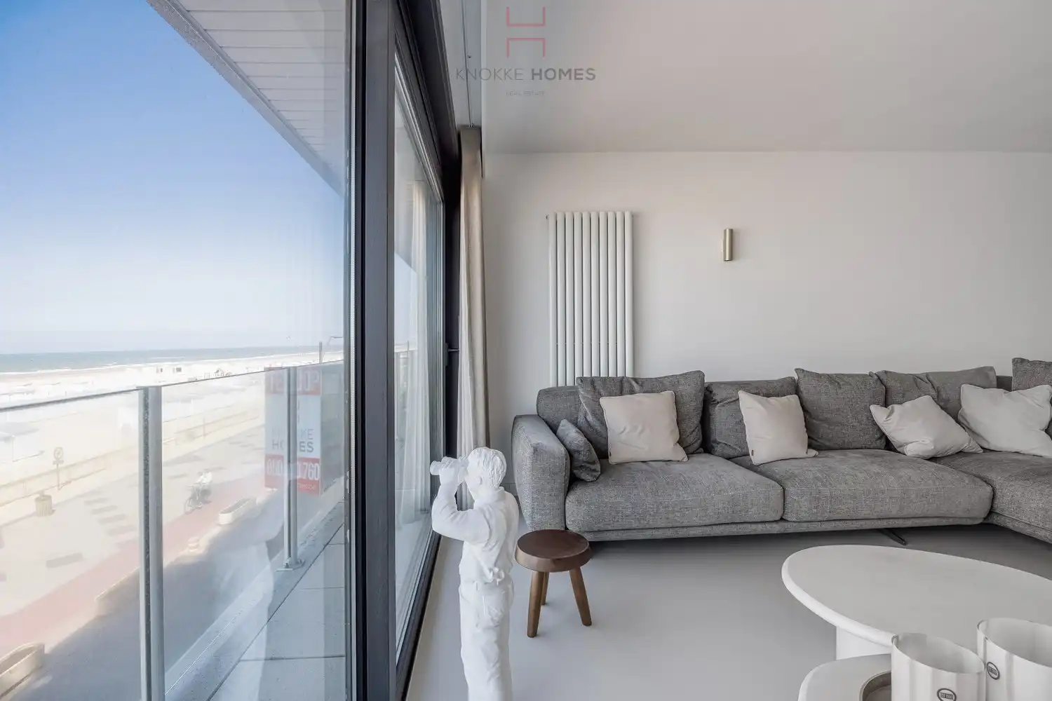 Mooi gerenoveerd vakantie-appartement op de zeedijk in Duinbergen foto 16