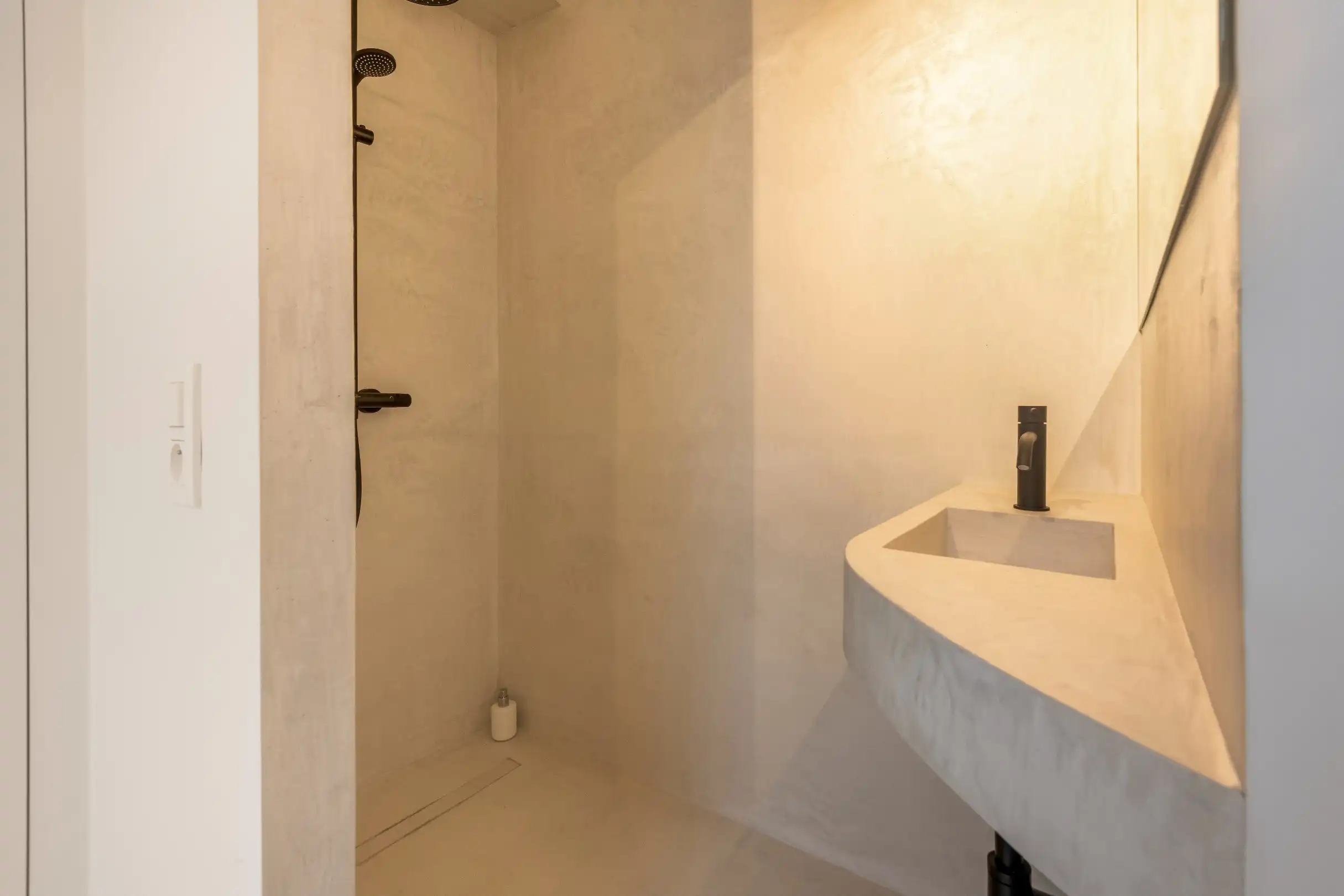 Prachtig gerenoveerde triplex gelegen op de Lippenslaan foto 7