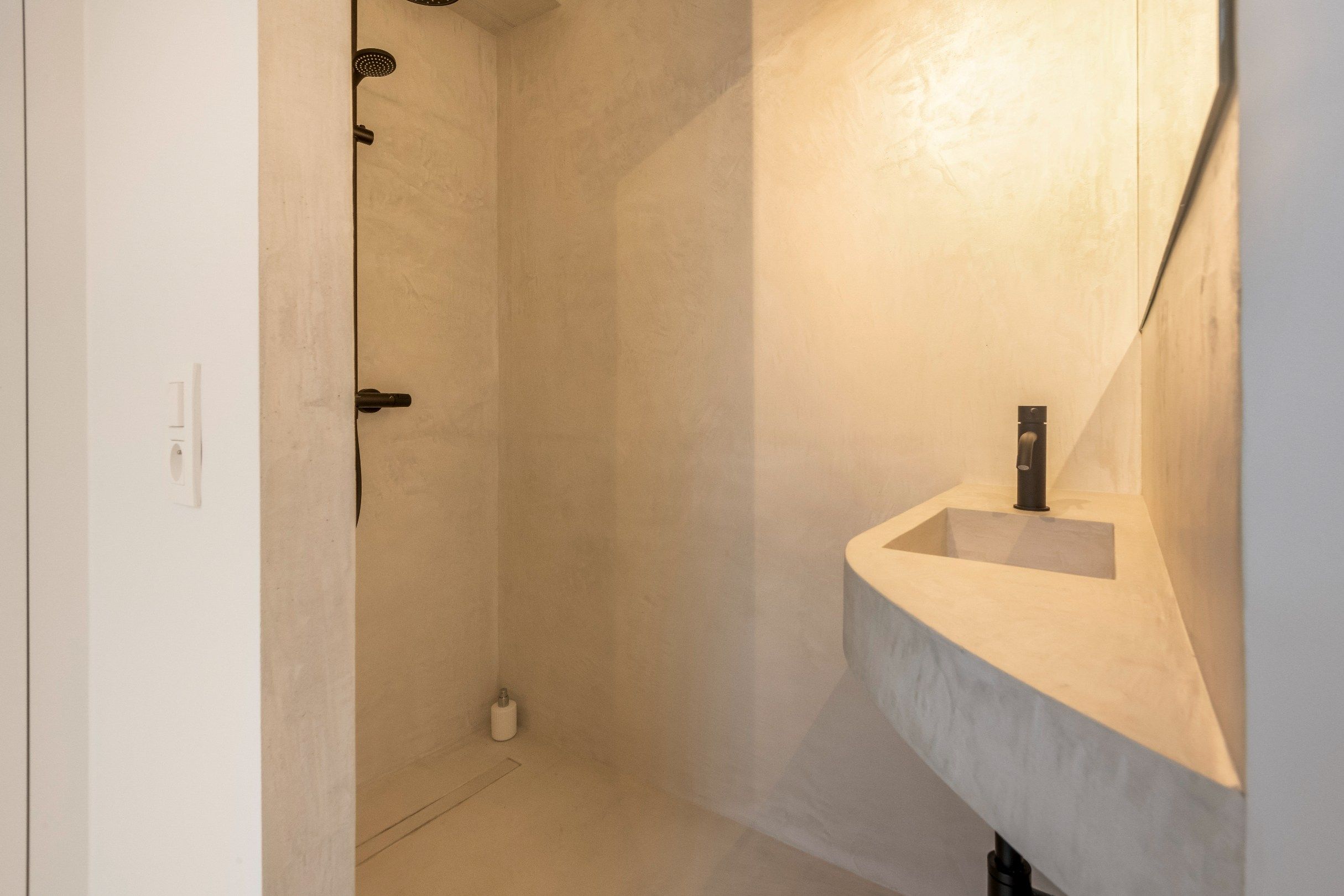 Prachtig gerenoveerde triplex gelegen op de Lippenslaan foto 7