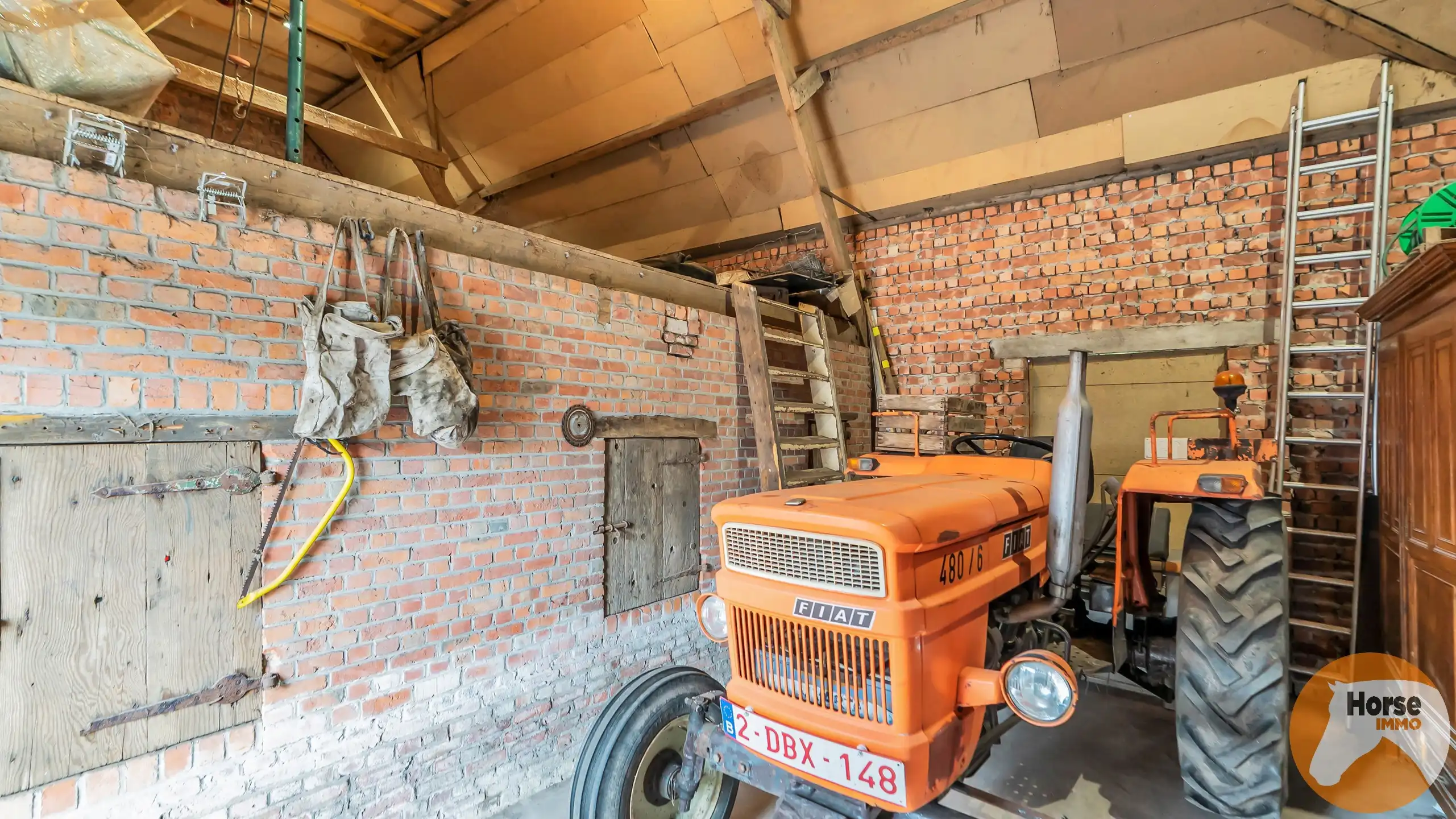 LOKEREN - Charmante woning met schuur en aanpalende weide  foto 7