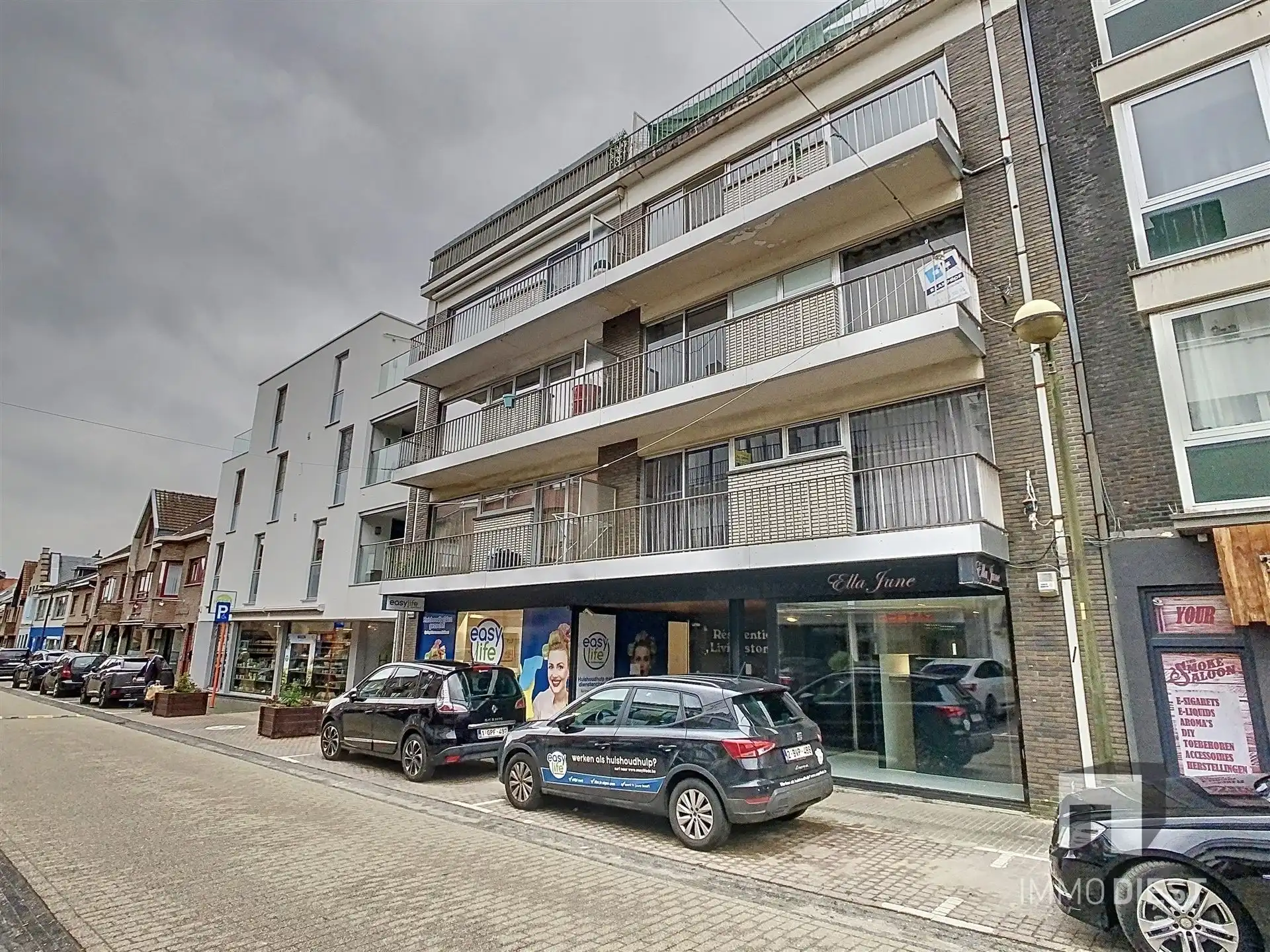 Handelsgelijkvloers met achterliggend appartement foto 25