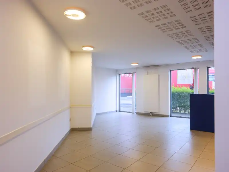 Instapklare kantoorruimte van 117m² te koop aangeboden via het Co-vast systeem. Eerste biedingsfase is bezig en stopt op 21 April 2026 om 15u. foto 7