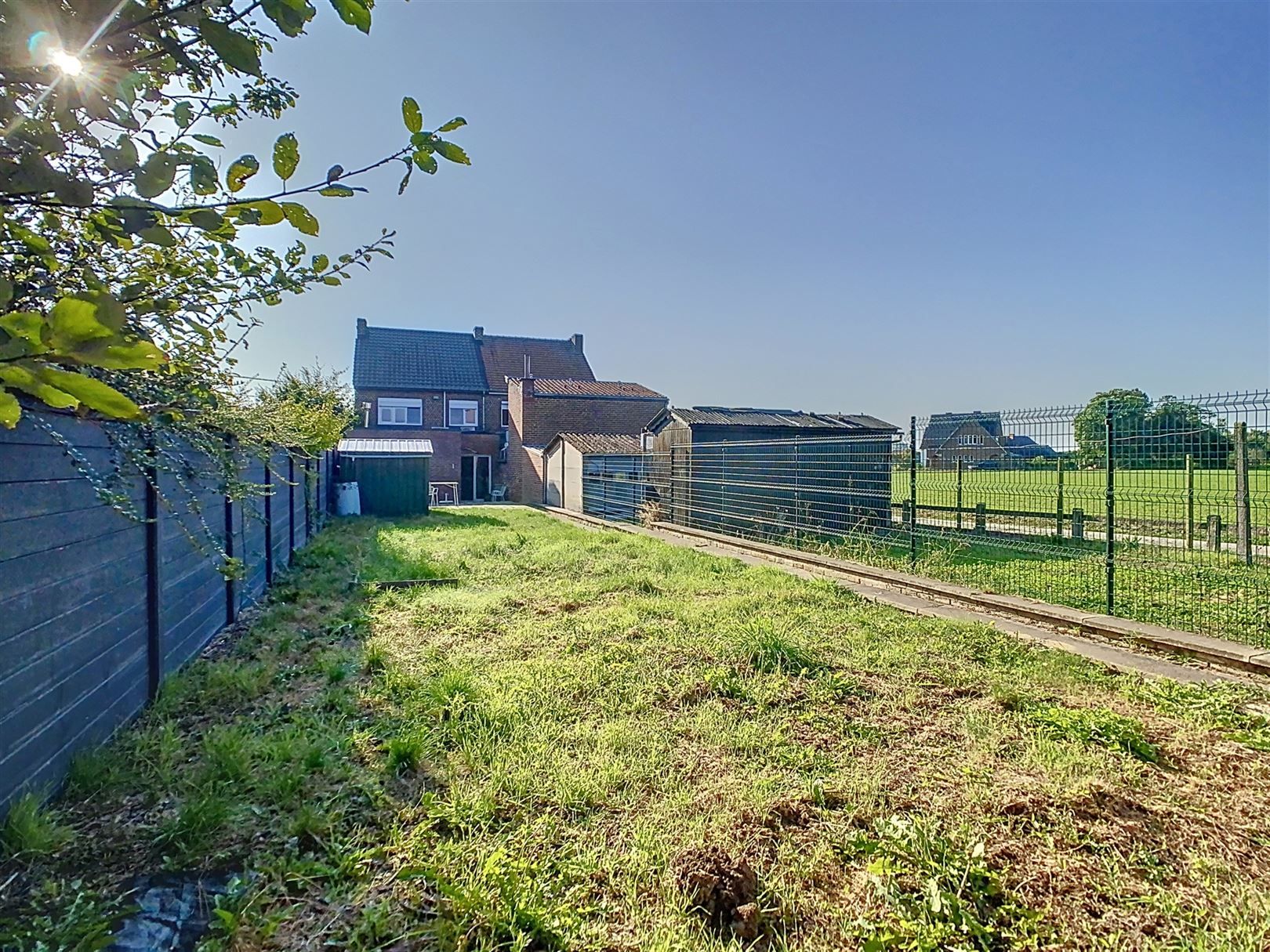 Charmante woning met tuin, garage, 2 slpks, 3a 07ca foto 7