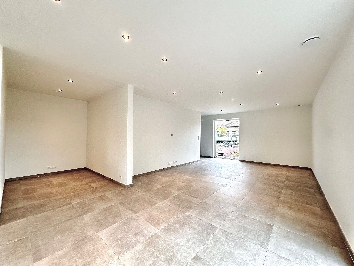 Te huur: prachtige nieuwbouwwoning in groene omgeving te Voeren foto 4