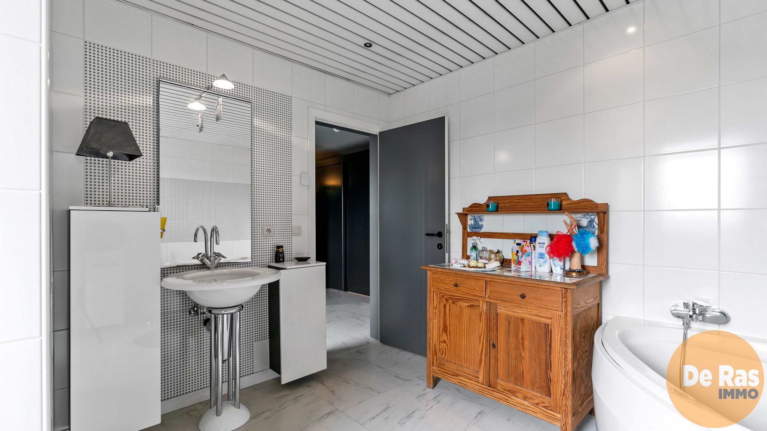 KALKEN  - Zeer centraal gelegen handelspand met ruim appartement foto 28