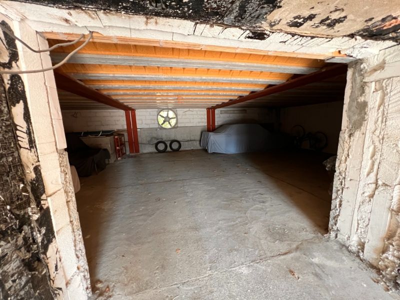 --- NIEUW --- Garage / overdekte autostaanplaats te huur te Lemberge. foto 4