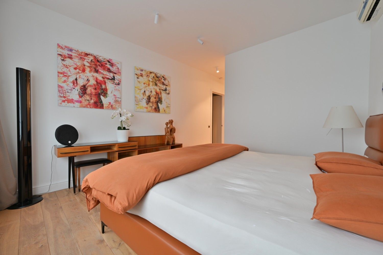 Luxe en comfortabel wonen (256 m2) op toplocatie in centrum Maaseik (EPC: A-label) foto 14