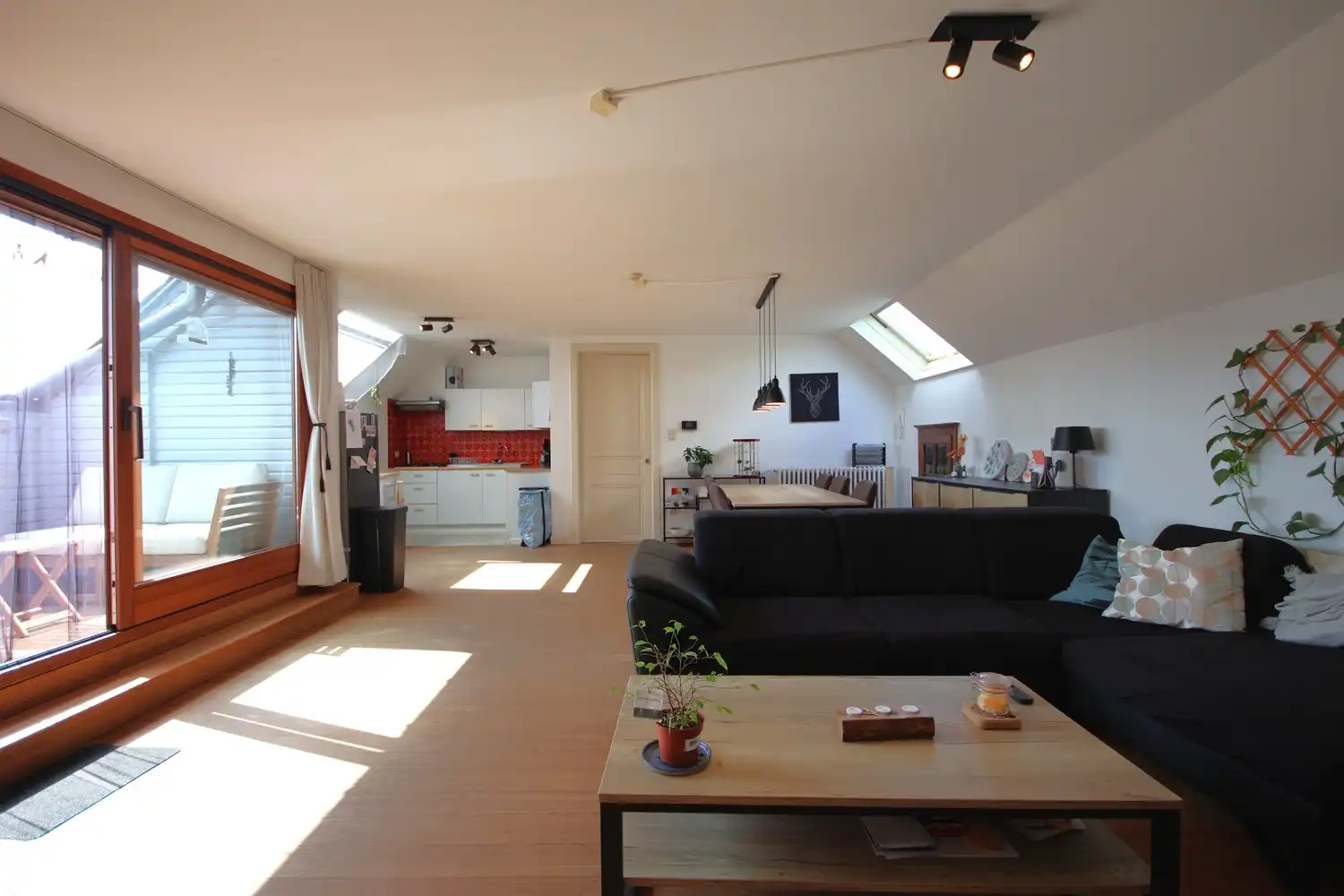 Rustig gelegen appartement met 2 slaapkamers en terras foto 9