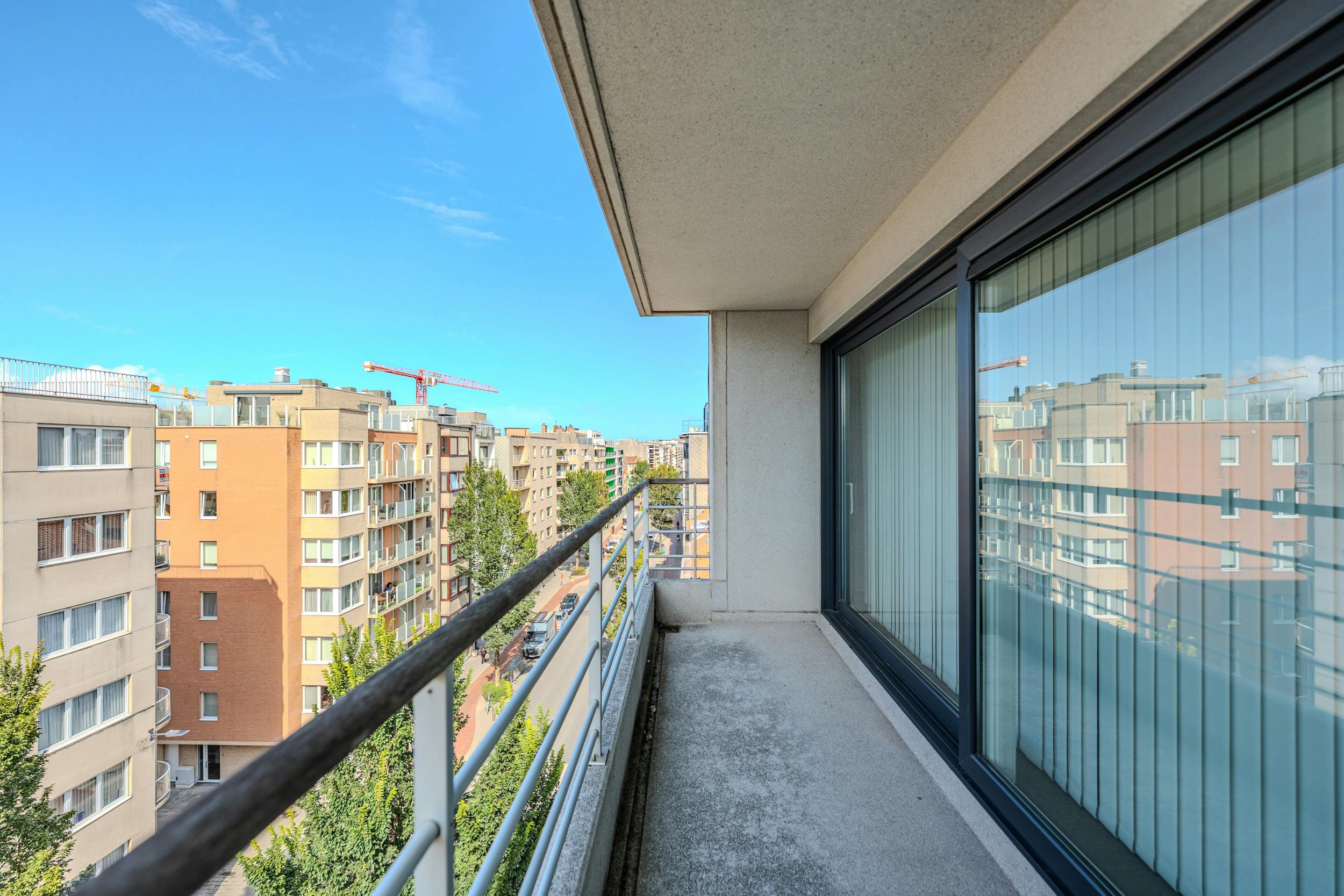 Fantastisch appartement met 2 slaapkamers te Oostende foto {{pictureIndex}}