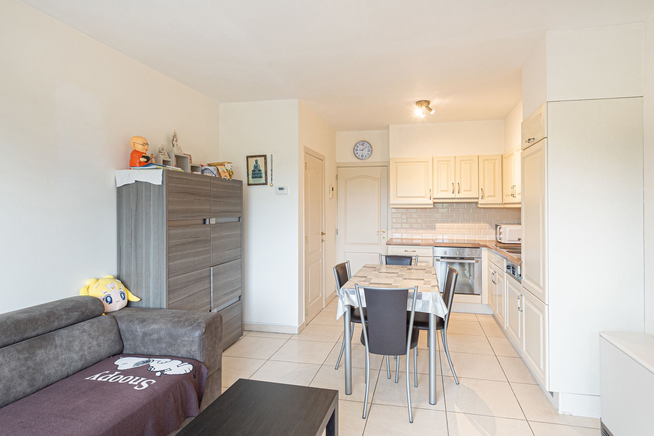 Instapklaar 1-slaapkamerappartement met garage foto 5