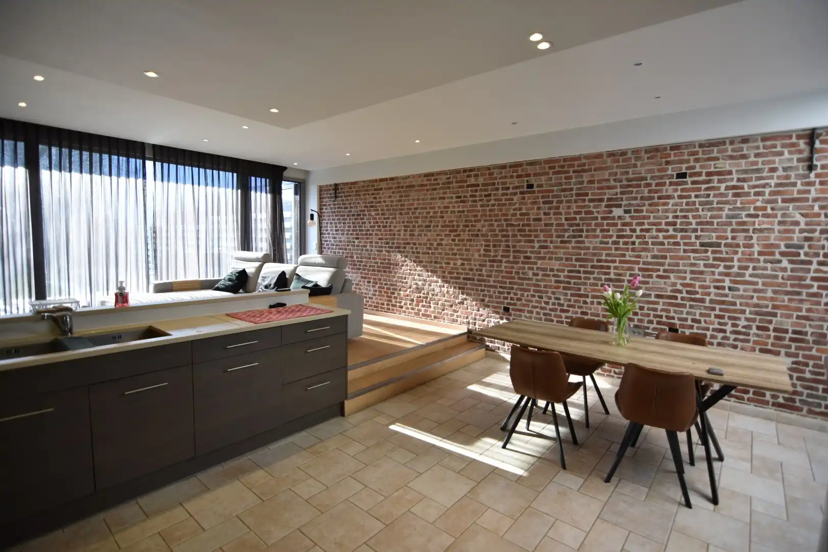 Toffe woning in rustige straat foto 10