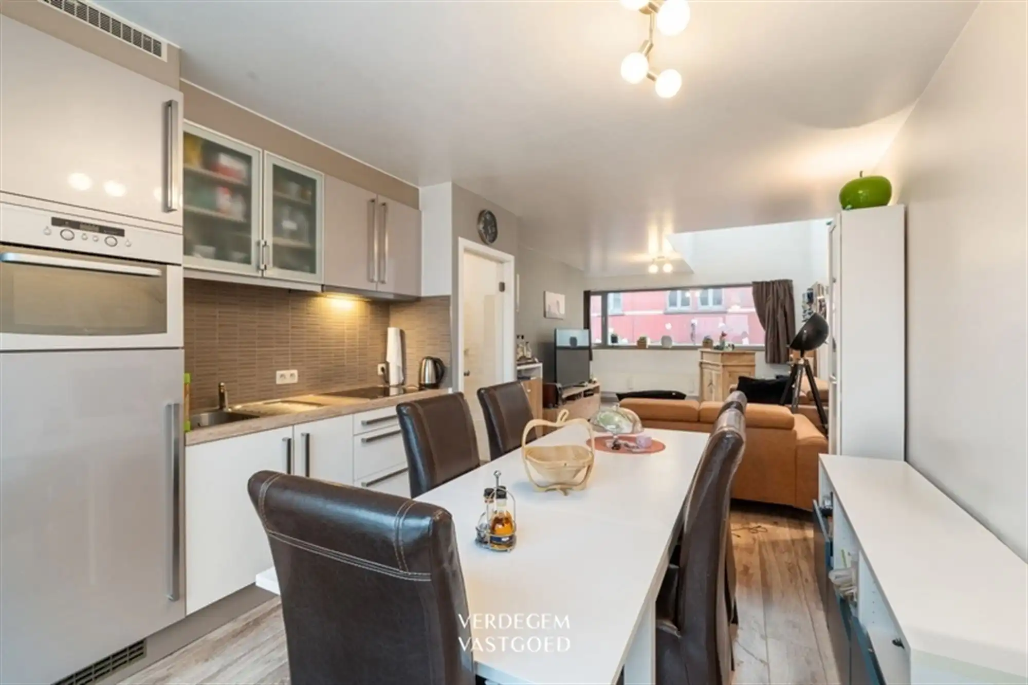 Goeddraaiende broodjeszaak met woonst aan Ten Doorn foto 11