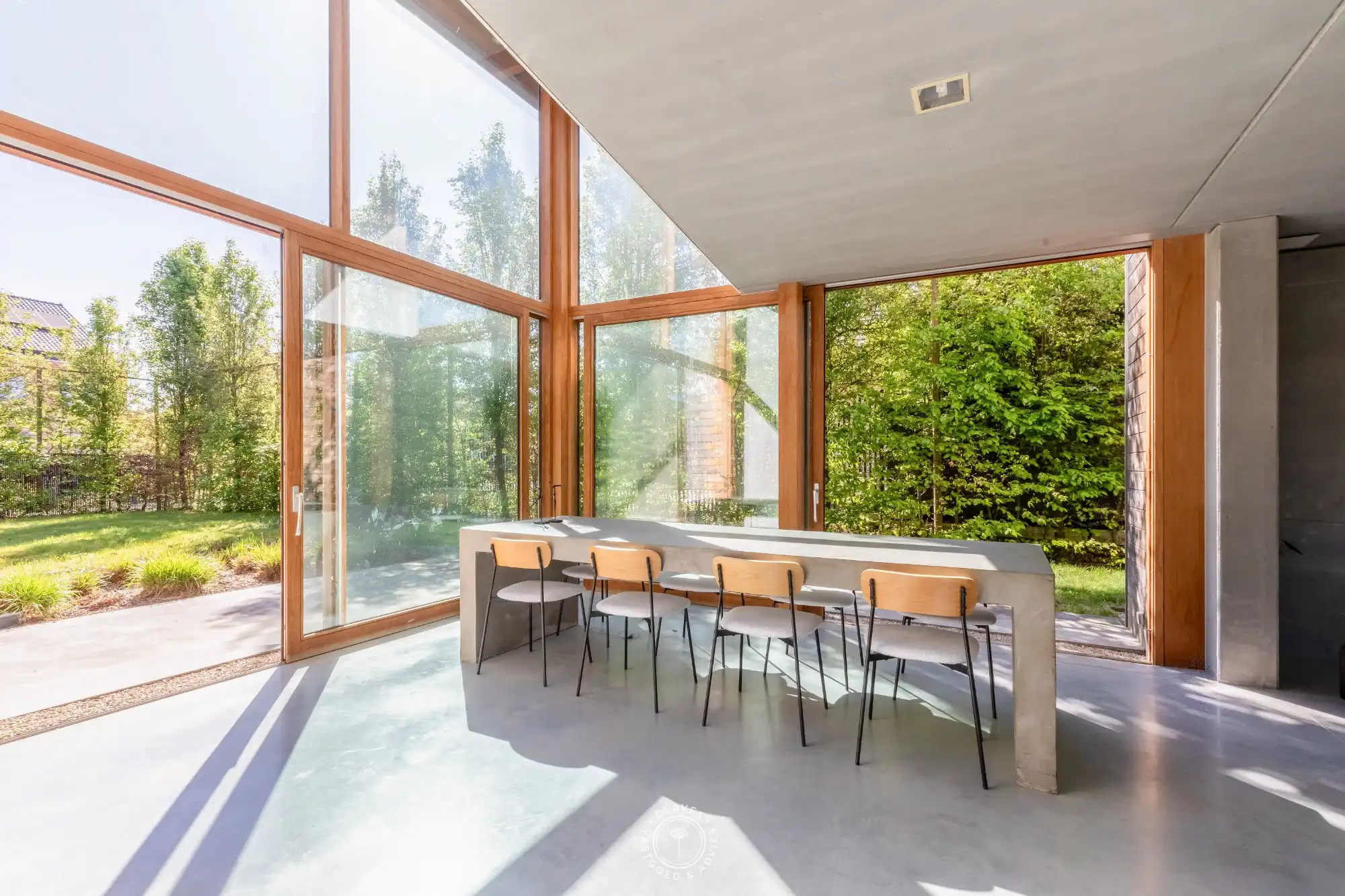 Architecturaal pareltje met praktijkruimte foto 3