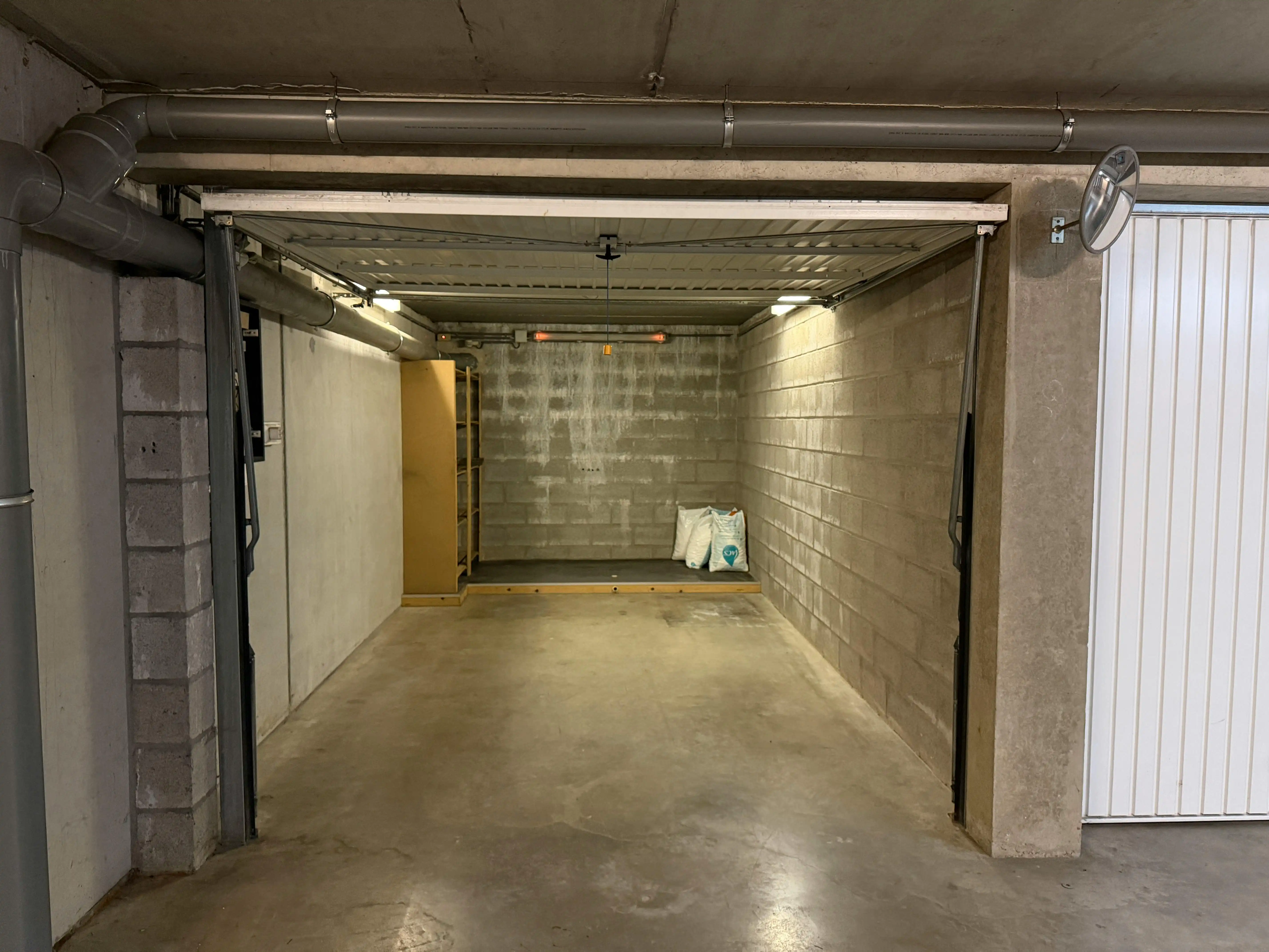 Ruim appartement op een rustige locatie nabij het centrum van Hasselt met garagebox foto 17