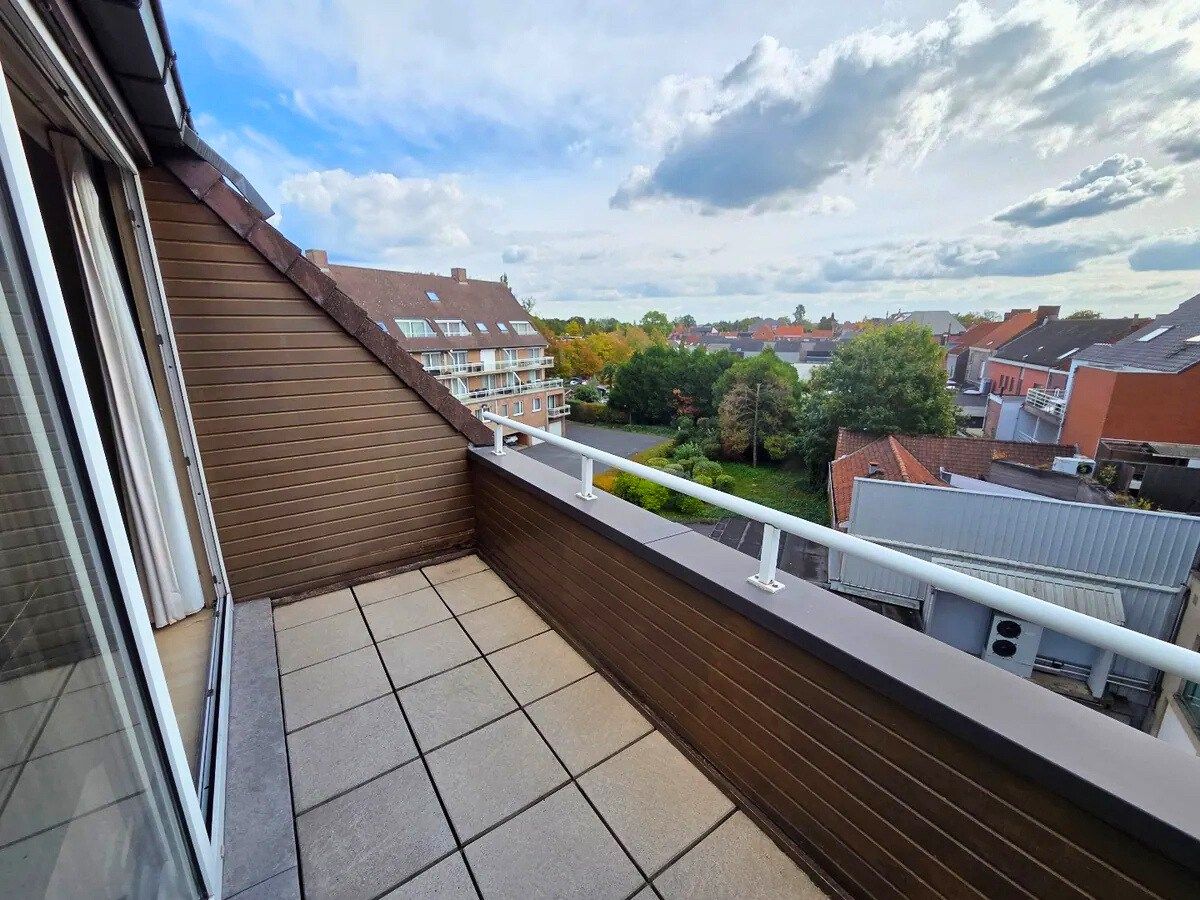 Zonovergoten centraal gelegen appartement met 2 slaapkamers. foto 10