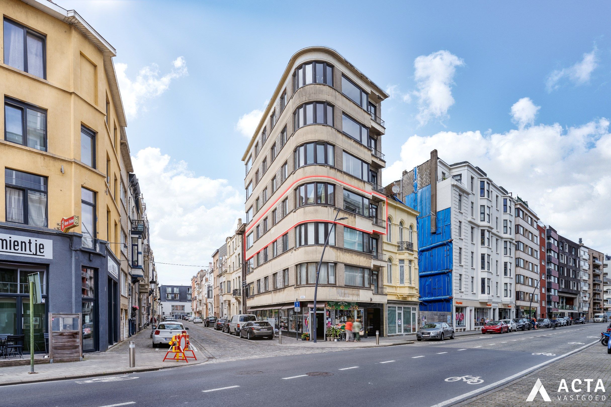 Gerenoveerd hoekappartement met twee slaapkamers nabij strand van Oostende foto 1