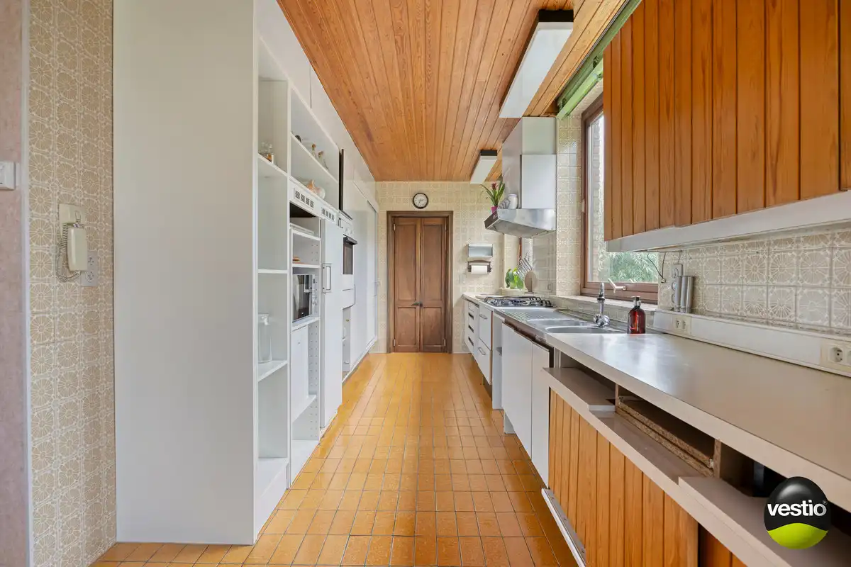 RUIME RESIDENTIEEL GELEGEN VILLA OP 46A89CA NABIJ CENTRUM BILZEN. foto 18