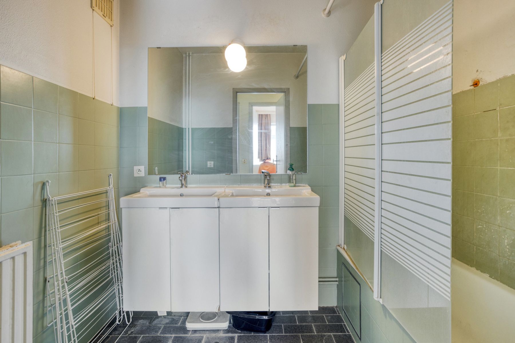 Goed gelegen appartement op het 13e verdiep foto 10