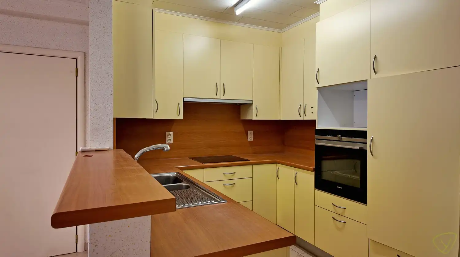 Verrassend ruime woning met 4 slaapkamers en garage foto 9