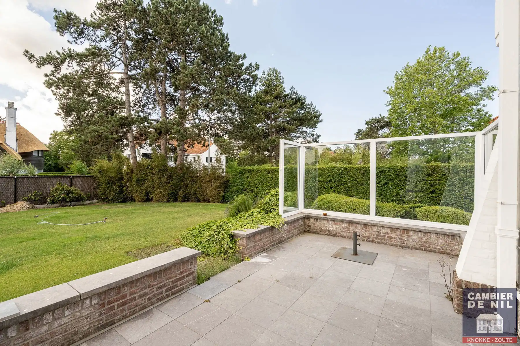 Charmante, ongemeubelde koppelvilla gelegen nabij Minigolf  foto 4