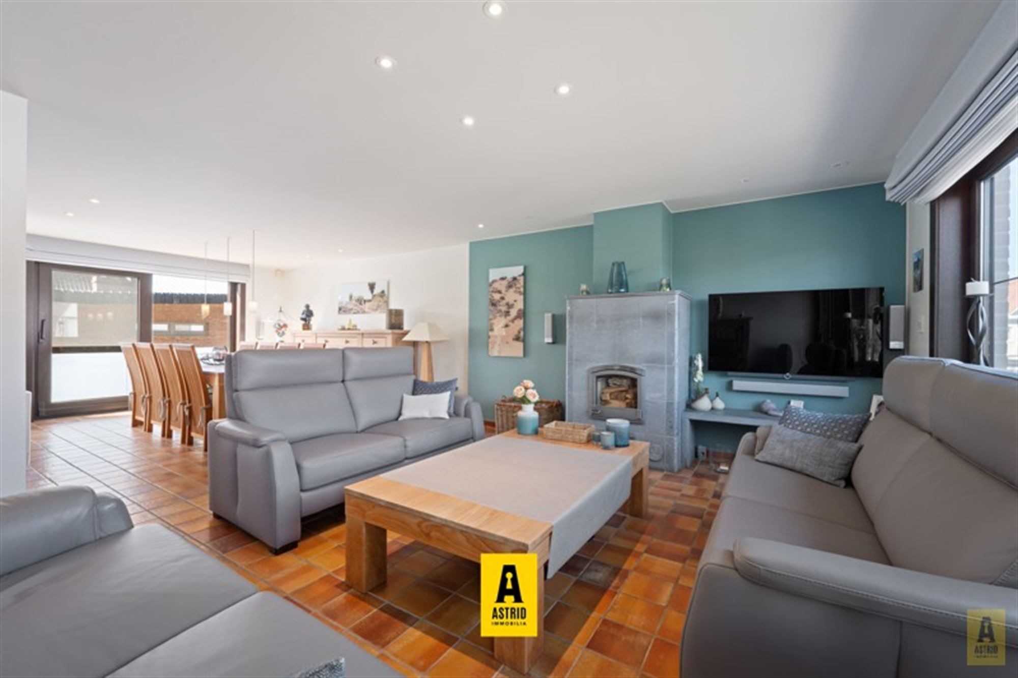 Karaktervolle voormalige dokterswoning met zee aan ruimte en mogelijkheden! foto 8