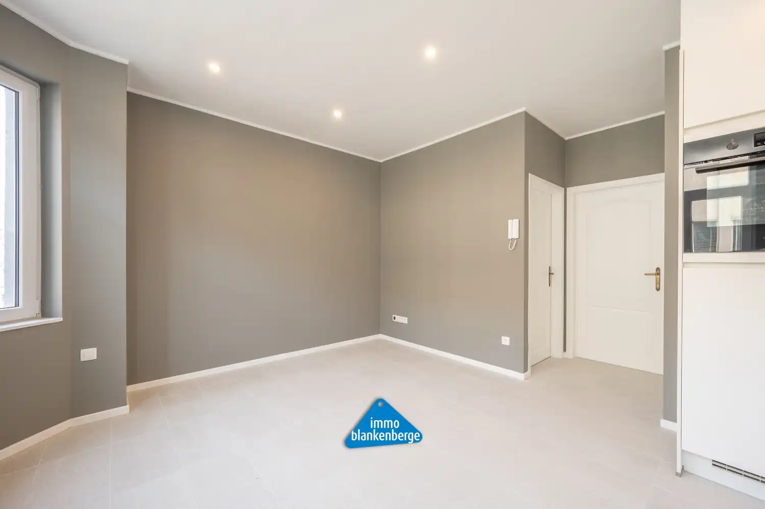 Volledig gerenoveerd duplexappartement nabij het Stationsplein en de Zeedijk foto 5