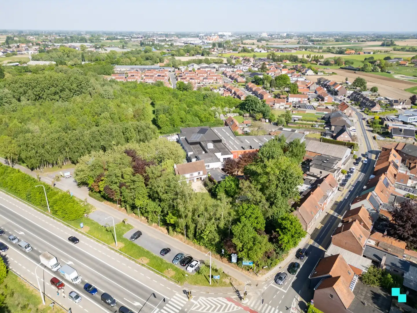 Horecagelegenheid met bijhorende woning in groene omgeving te Ingelmunster foto {{pictureIndex}}