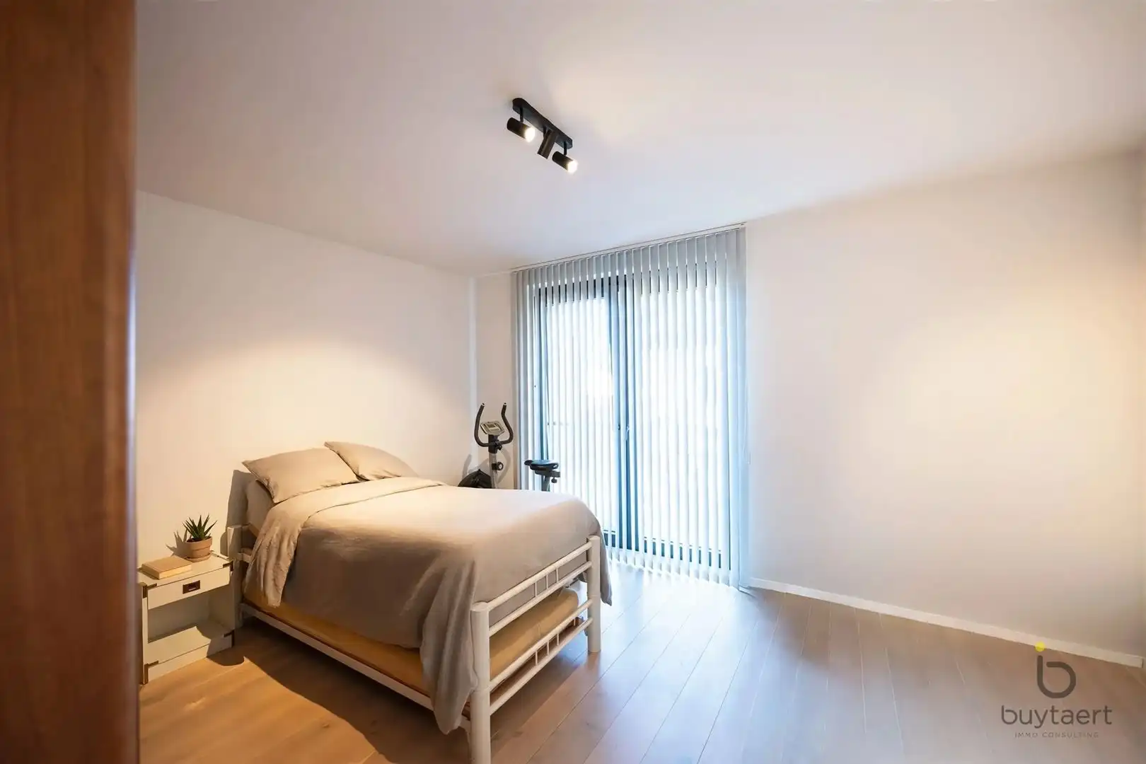 MODERN & COMFORTABEL WONEN NABIJ HET CENTRUM MIDDEN IN HET GROENE DOMEIN DE BOS! foto 9