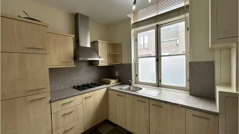 Comfortabele 4-slaapkamerwoning met ruim TERRAS te koop in Brugge foto 4